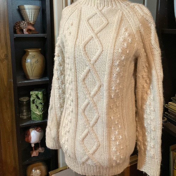 “HAND KNIT” Vintage Beige “Popcorn” Pattern 100% Wool Sweater. - Picture 2 of 14